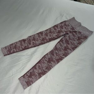 Gymshark Berry Camo Scrunch Bottomw Leggings - Size S